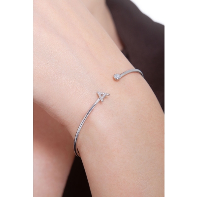 Bracciale rigido in oro bianco 18k con lettera A in diamanti