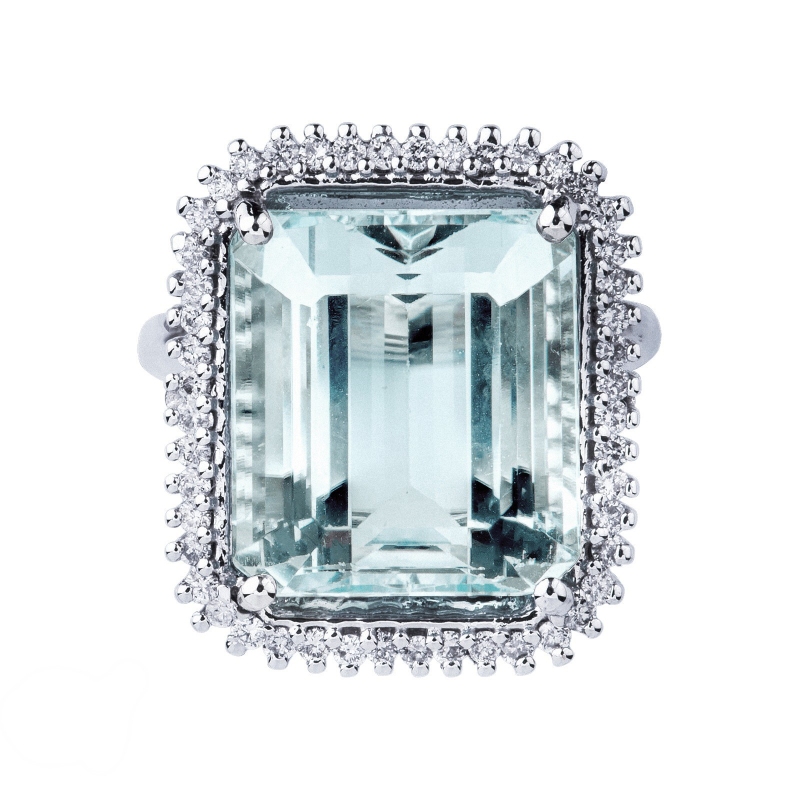 Halo ring with an aquamarine octagonal cut and halo diamonds 