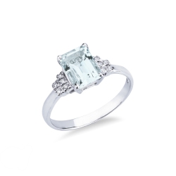 White gold 18k ring with a central aquamarine and diamonds 