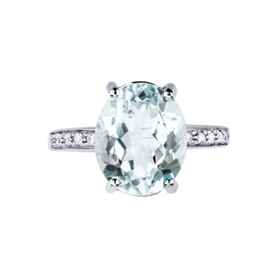 18k white gold ring with central aquamarine and diamonds shoulder set 