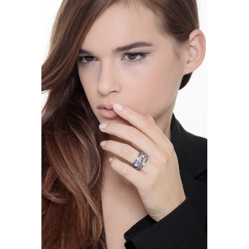 White gold 18k band ring with diamonds and blue sapphires 