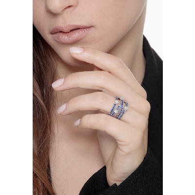 White gold 18k band ring with diamonds and blue sapphires 