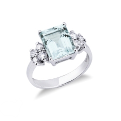 18k white gold ring with aquamarine and lateral diamonds 