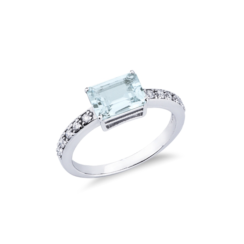 Anello acquamarina rettangolare e diamanti in oro 18k