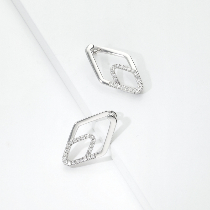 Orecchini design in oro bianco 750 a rombo con diamanti