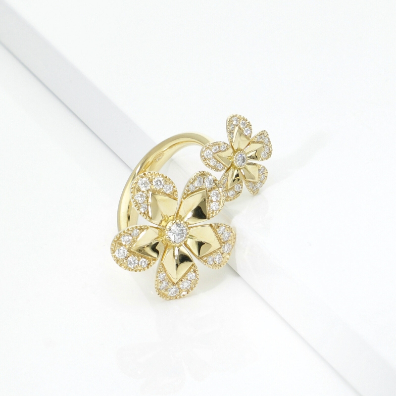 Anello design fiori in oro giallo 18k con diamanti