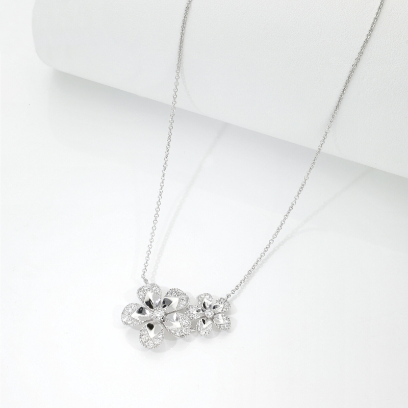 Collana in oro bianco 18k fiori con diamanti