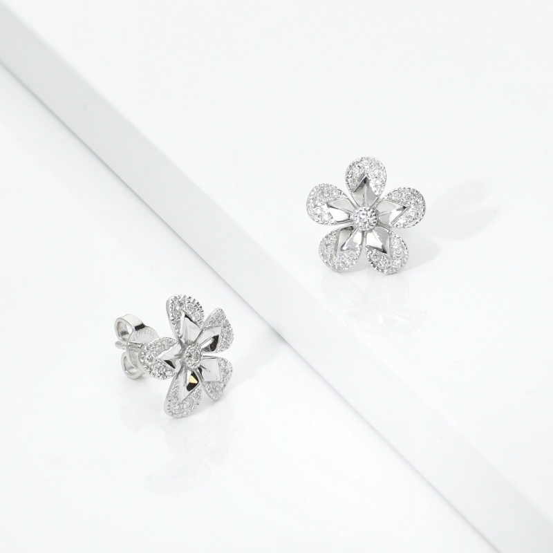 Orecchini fiore in oro bianco 750 con diamanti