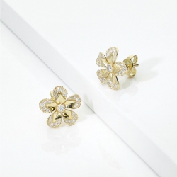 Flower diamond earrings in yellow gold 18k