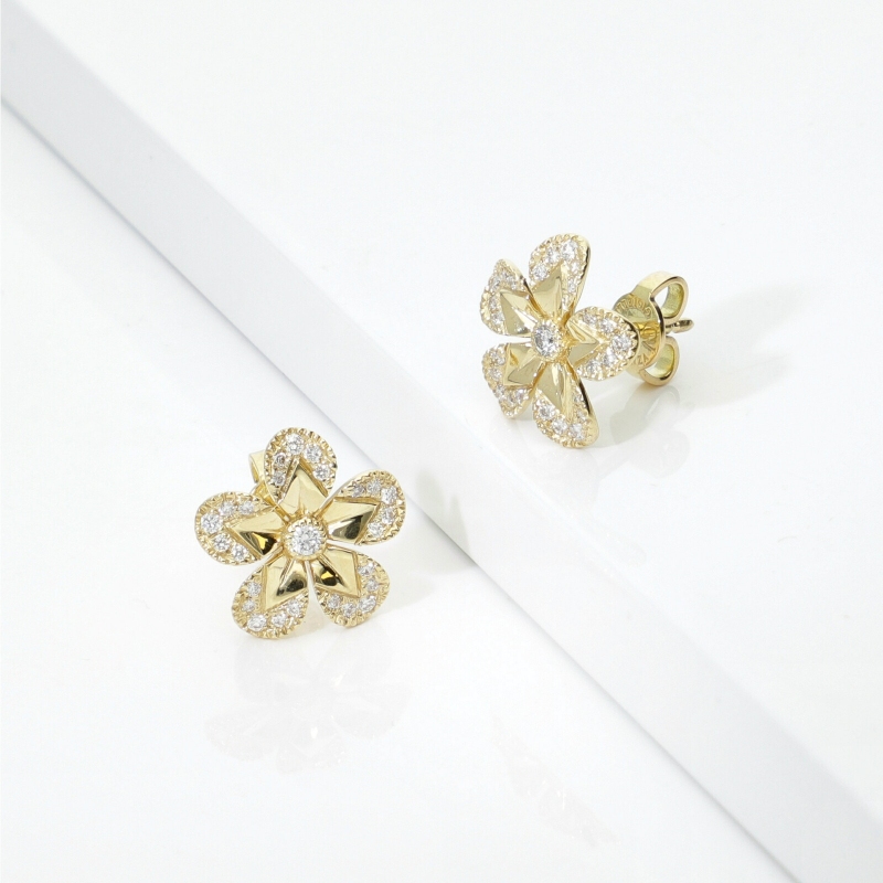 Flower diamond earrings in yellow gold 18k