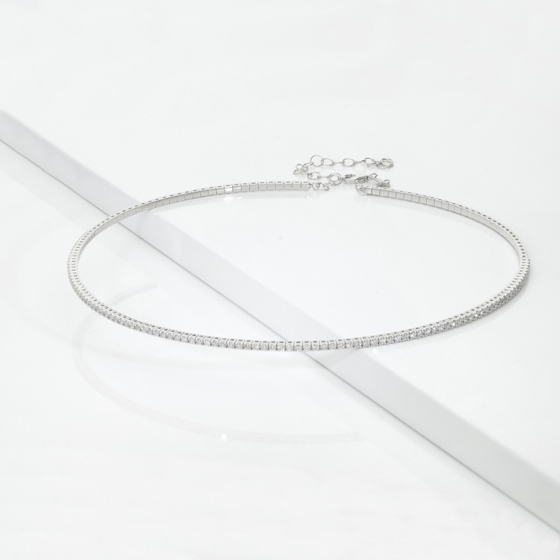Girocollo choker semirigido in oro bianco 750 con diamanti