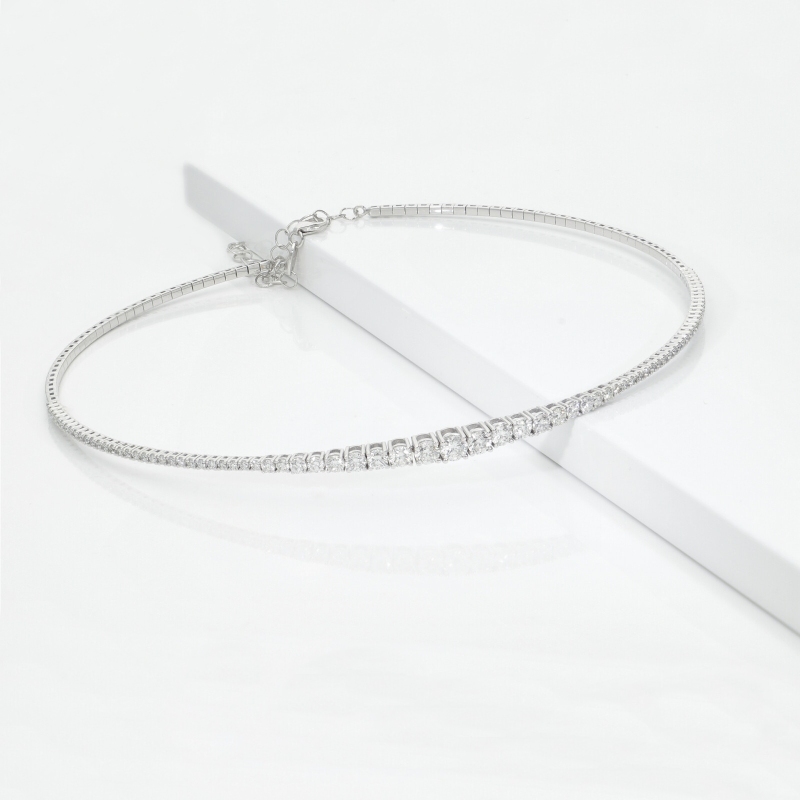 Collana choker in oro bianco 18k con diamanti a scalare