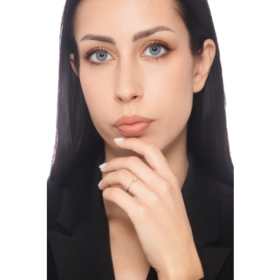 Solitaire ring linear pattern model with a 0,04ct diamond in white gold 18k 