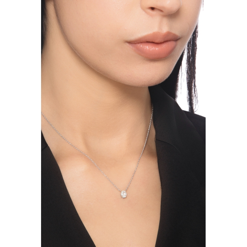 Collana punto luce in oro bianco 18k con diamante taglio ovale 0.50ct GIA