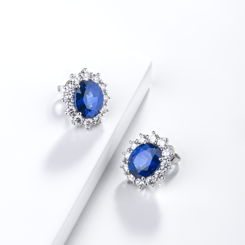 Orecchini in oro bianco 18k con zaffiro blu e diamanti
