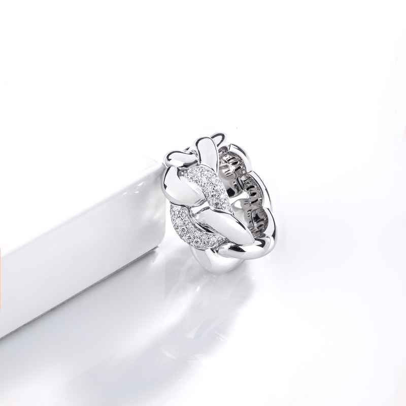 Anello elastico groumette in oro bianco 750 con diamanti