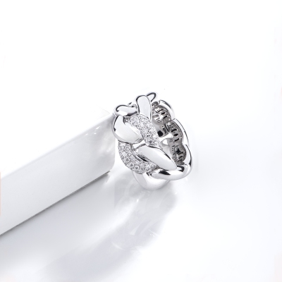 Anello elastico groumette in oro bianco 750 con diamanti