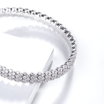 Bracciale elastico in oro bianco 750 con diamanti