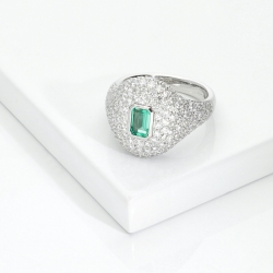 ANELLO FASCIA PAVE' IN BRILLANTI E SMERALDO RETTANGOLARE MM6X4