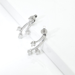 Orecchini trilogy in oro bianco 18k con diamanti