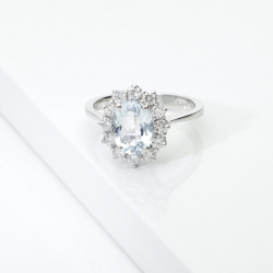 Anello in oro bianco 750 con acquamarina e diamanti