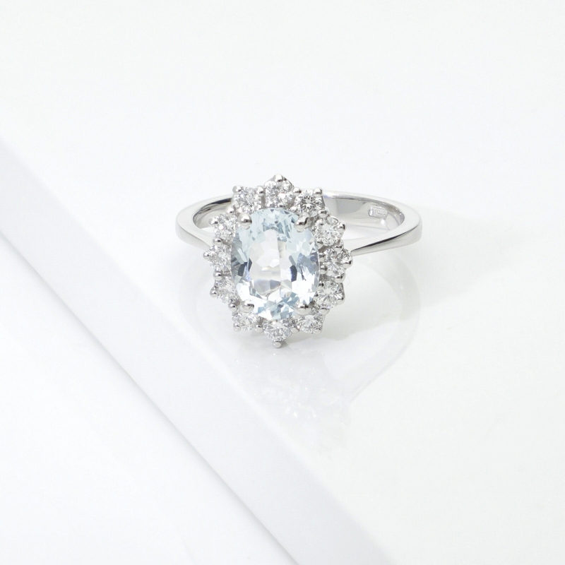 Anello in oro bianco 750 con acquamarina e diamanti