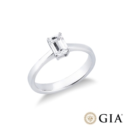 Anello con diamante taglio smeraldo 0.70ct GIA in oro bianco 18k
