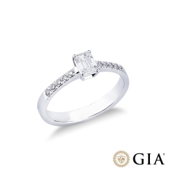 Anello con diamante taglio smeraldo 0.50ct  GIA in oro bianco 18k