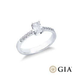 Anello con diamante taglio smeraldo 0.70ct  GIA in oro bianco 18k