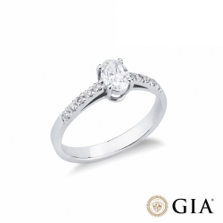 Anello con diamante taglio ovale 0.50ct GIA in oro bianco 18k