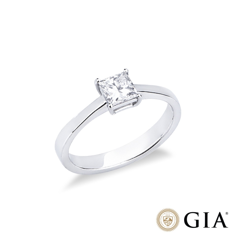 Anello con diamante taglio princess 0.70ct GIA in oro bianco 18k