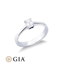 Anello con diamante taglio smeraldo 0.50ct GIA in oro bianco 18k 2