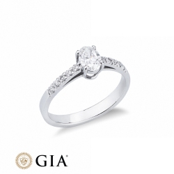 Anello con diamante taglio ovale 0.50ct GIA in oro bianco 18k 2