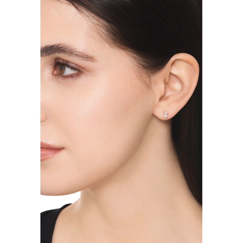 Orecchini asimmetrici design in oro bianco 18k con diamanti