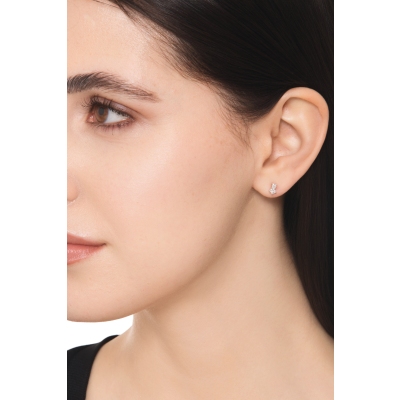 Orecchini asimmetrici design in oro bianco 18k con diamanti