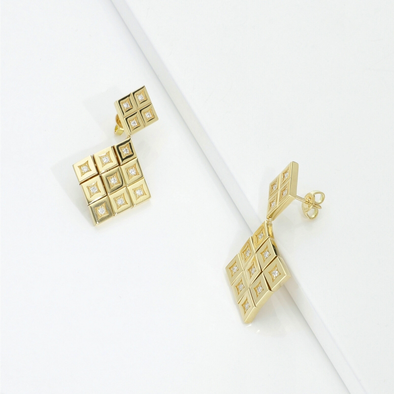Orecchini pendenti a rombo design in oro giallo 750 con diamanti