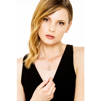 Spheres circle pendant with round cut diamond