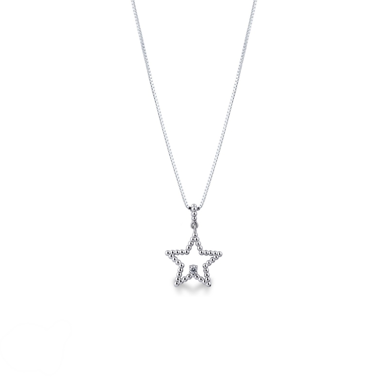 18k white gold star pendant with one diamond