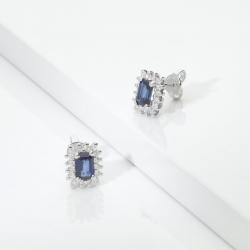 ORECCHINI CONTORNO CON 16BRILLANTI E ZAFFIRO RETTANGOLARE MM6X4