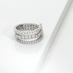 ANELLO MOLLA 3GIRI CON BRILLANTI E PRINCESS.  (copre da una 13 a una 14)