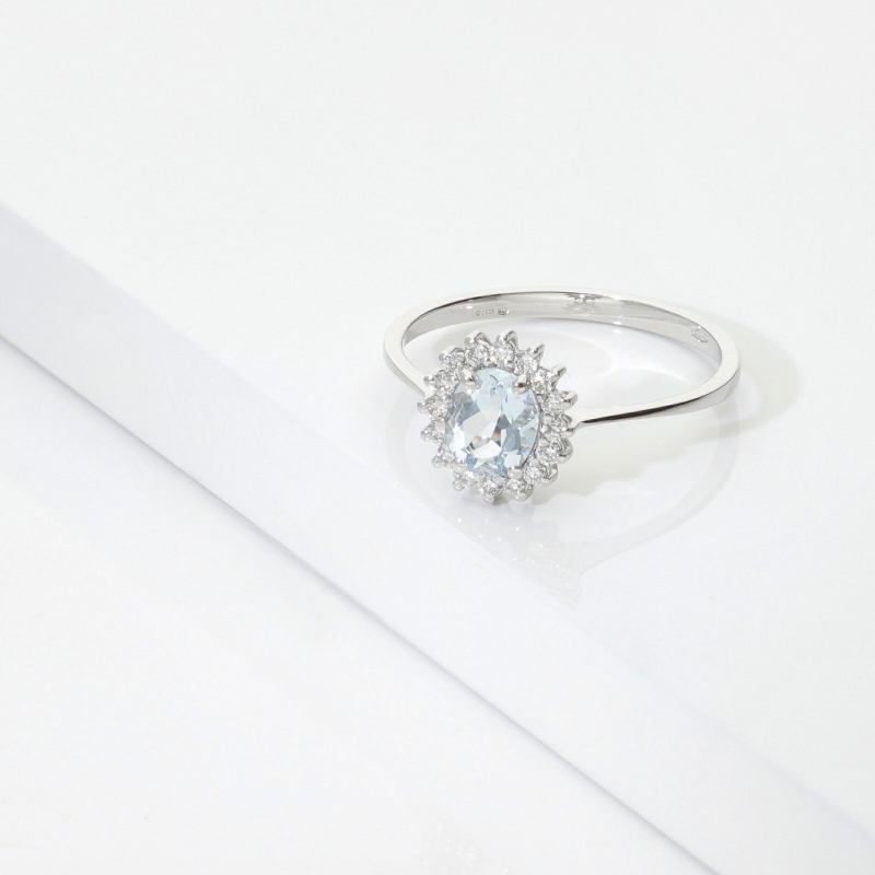 Anello contorno in oro bianco 750 con acquamarina e diamanti