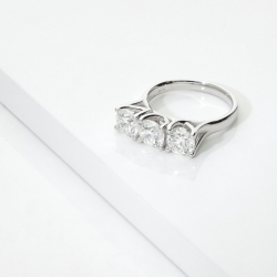 Anello trilogy in oro bianco 750 con diamanti IGI, 3,00 ct