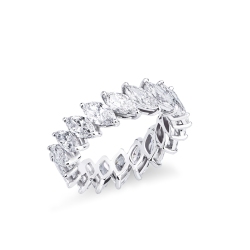 Anello eternity in oro bianco 18k con diamanti taglio marquise F VS