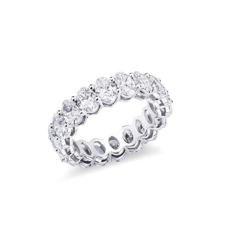 Anello eternity in oro bianco 18k con diamanti taglio ovale F VS