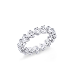 Anello eternity in oro bianco 18k con diamanti taglio cuore F VS
