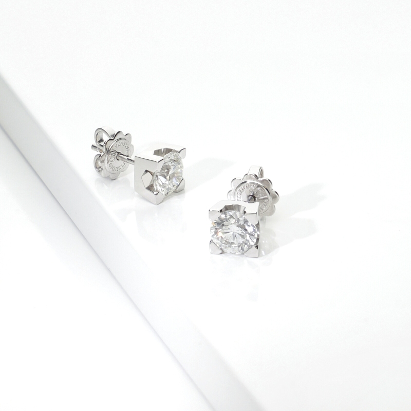 Orecchini punto luce in oro bianco 18k con diamanti, 1,80 ct