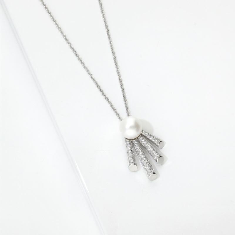 Girocollo oro bianco 18k con ciondolo perla e diamanti