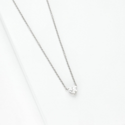 Collana con diamante taglio cuore 0.50ct GIA in oro bianco 18k