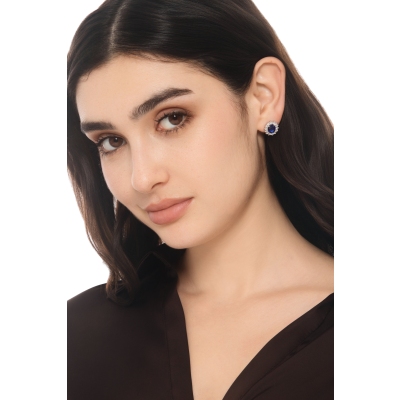 Orecchini modello Lady D in oro bianco 18k con zaffiro blu e diamanti