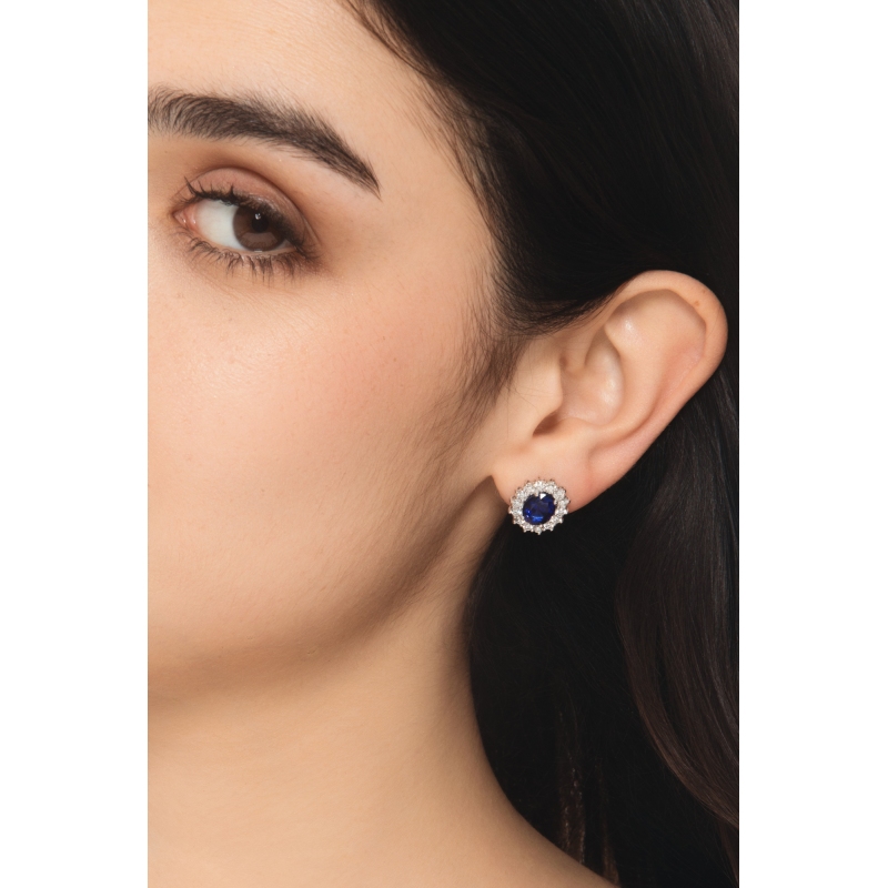 Orecchini modello Lady D in oro bianco 18k con zaffiro blu e diamanti